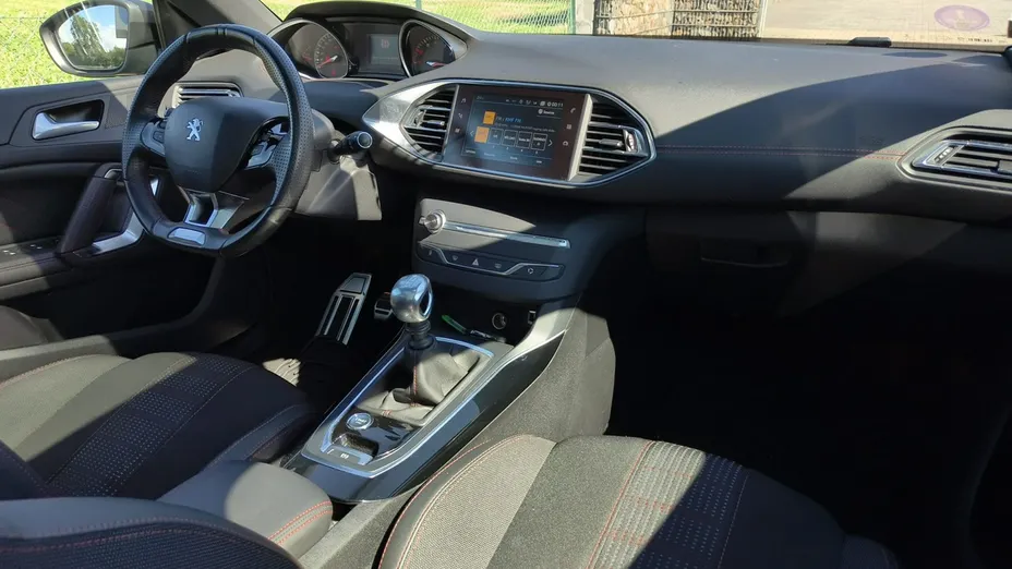 PEUGEOT 308 -