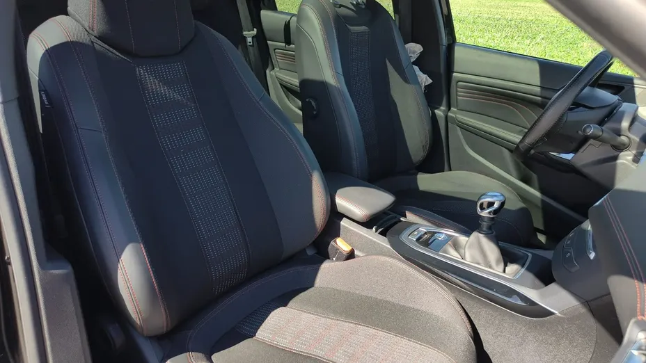 PEUGEOT 308 -