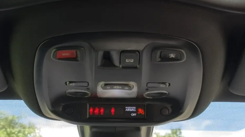 PEUGEOT 308 -