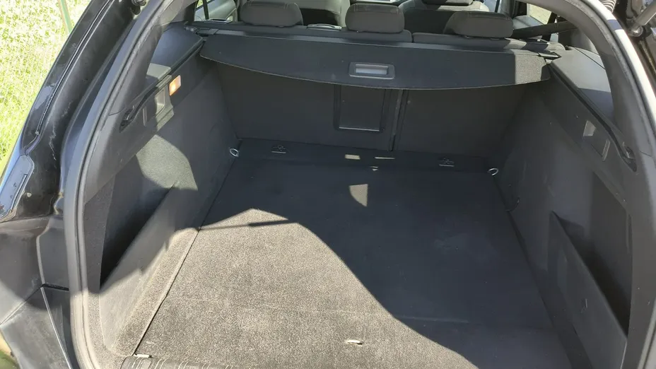 PEUGEOT 308 -