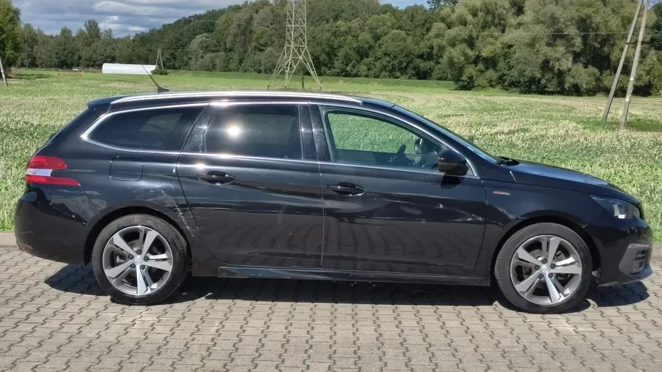 PEUGEOT 308 -