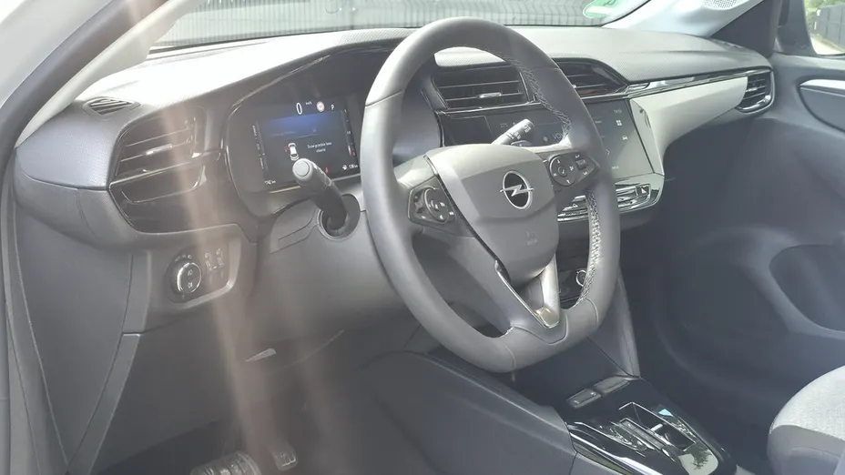 OPEL Corsa -