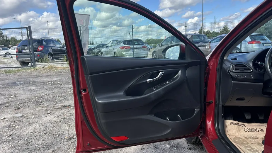 HYUNDAI i30 -