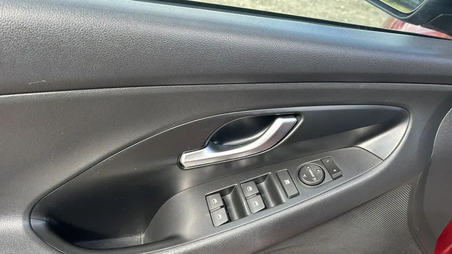 HYUNDAI i30 -
