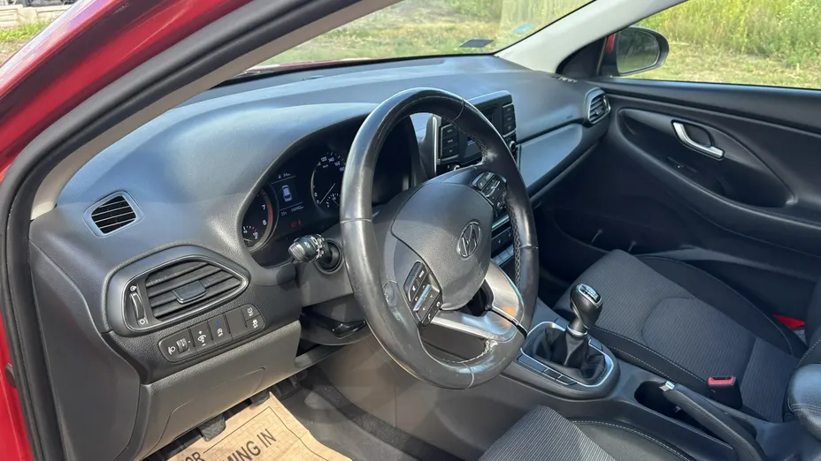 HYUNDAI i30 -
