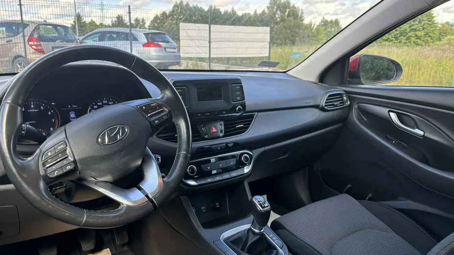 HYUNDAI i30 -