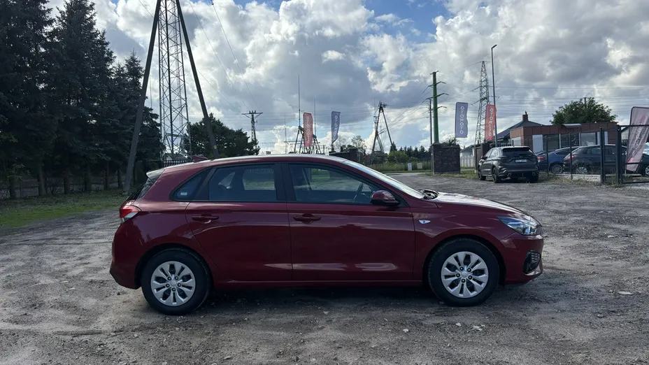 HYUNDAI i30 -