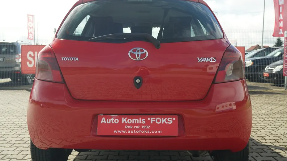 TOYOTA Yaris -