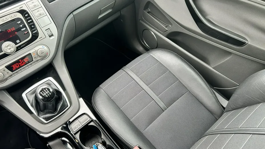 FORD Kuga -