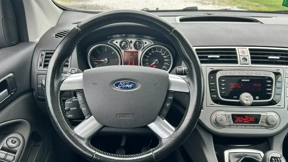 FORD Kuga -