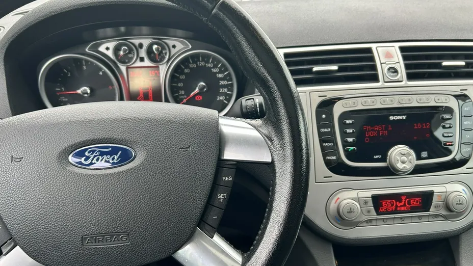 FORD Kuga -