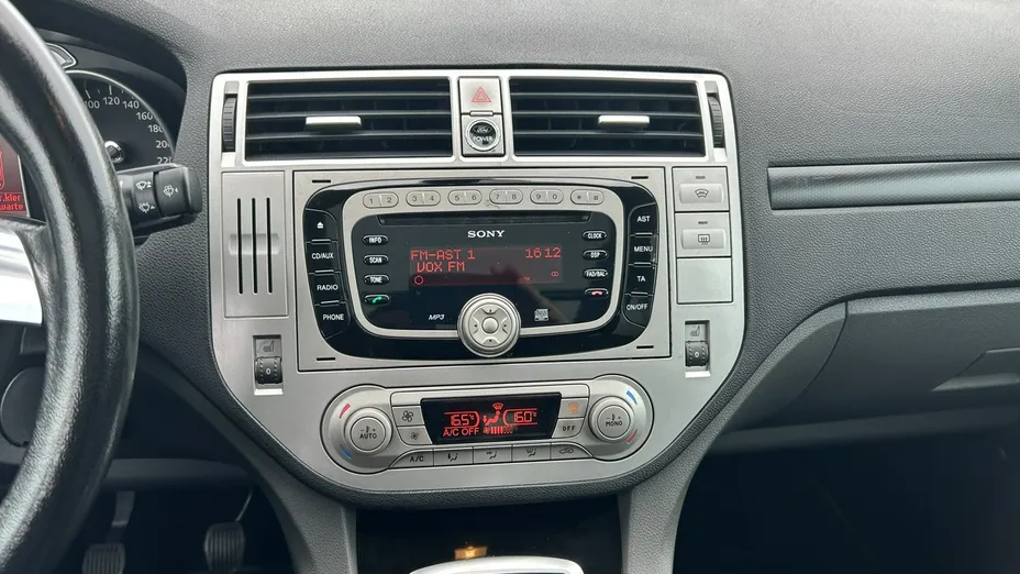 FORD Kuga -