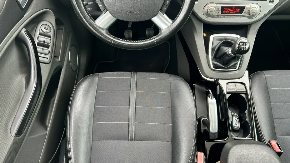 FORD Kuga -