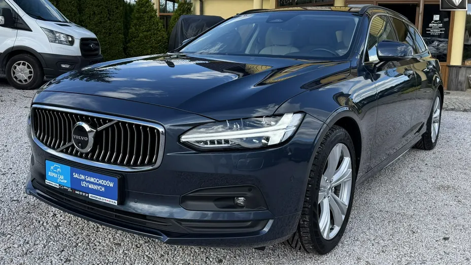 VOLVO V90 -
