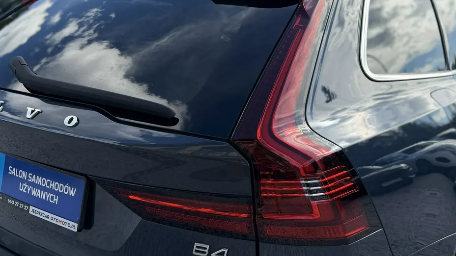 VOLVO V90 -