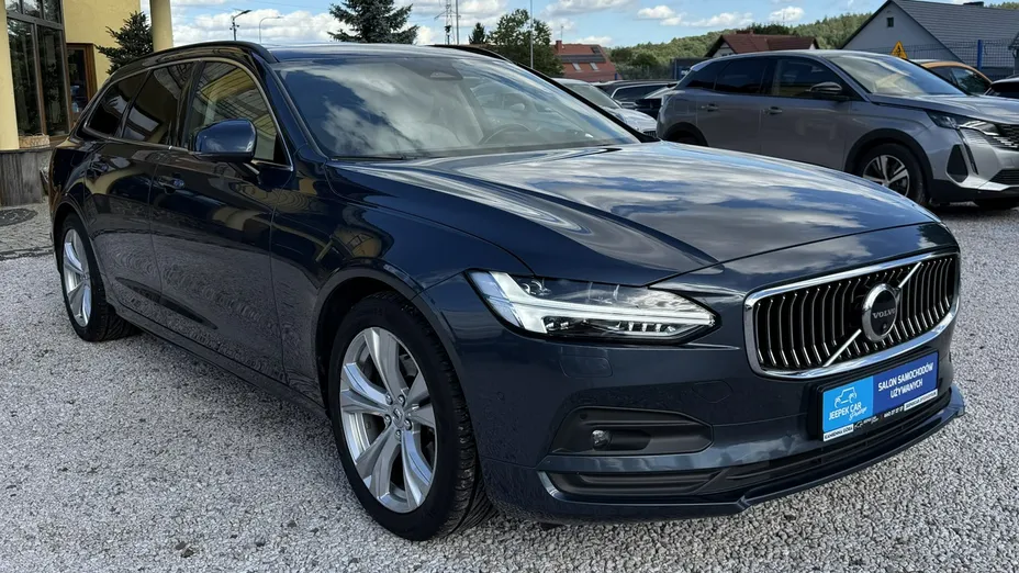 VOLVO V90 -