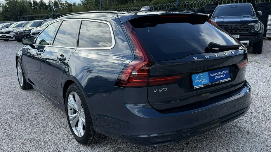 VOLVO V90 -