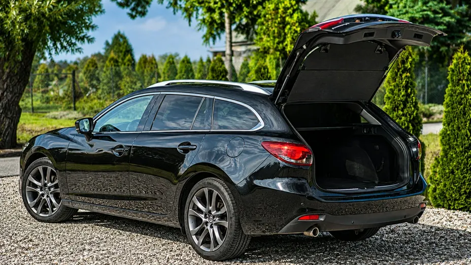 MAZDA 6 -