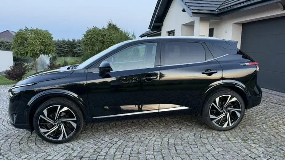 NISSAN Qashqai -