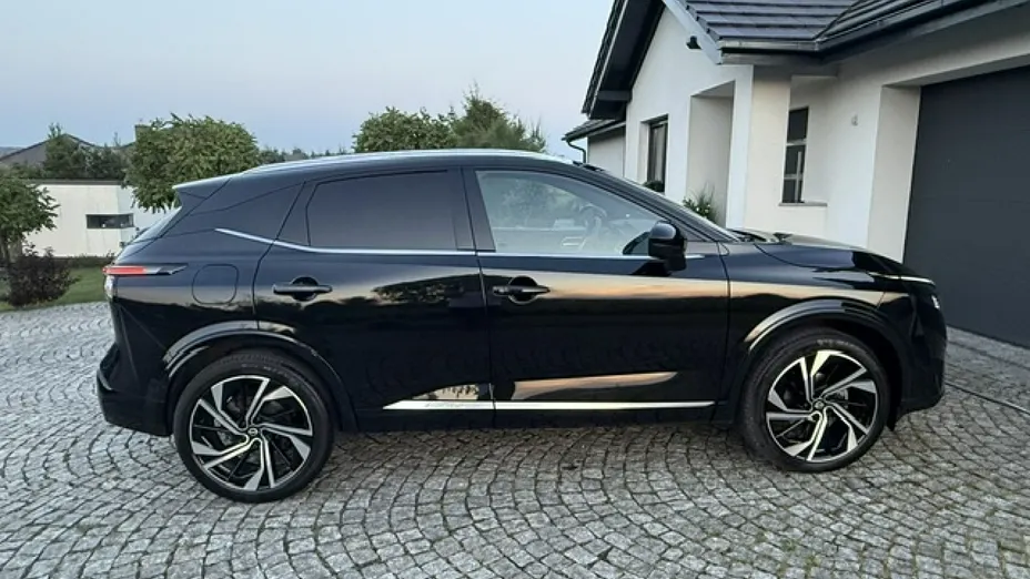 NISSAN Qashqai -