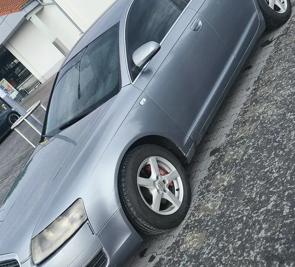 AUDI A6 -