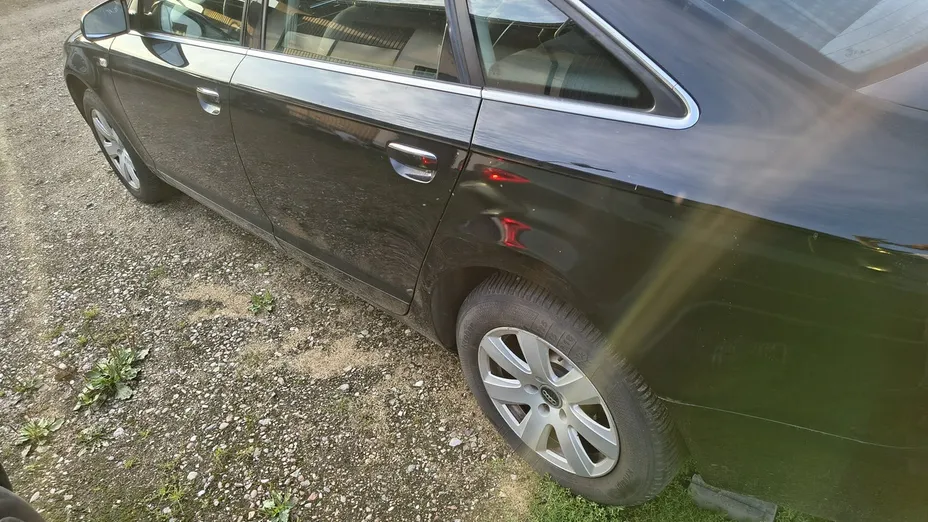 AUDI A6 -