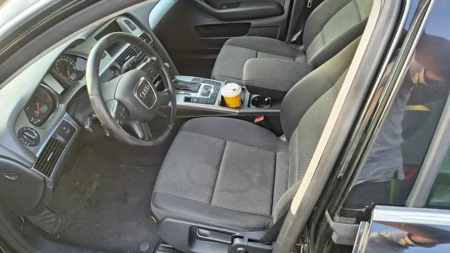 AUDI A6 -