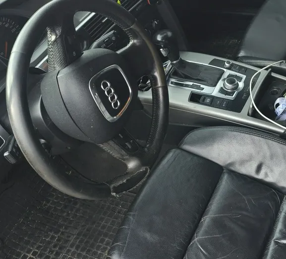 AUDI A6 -