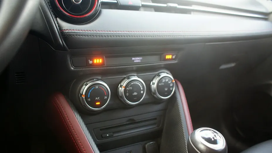 MAZDA CX-3 -