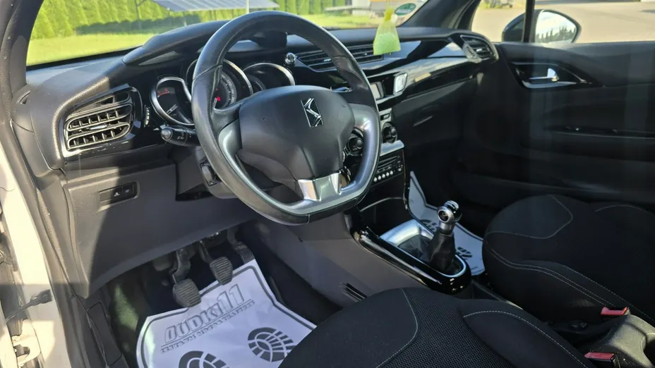 CITROEN DS3 -