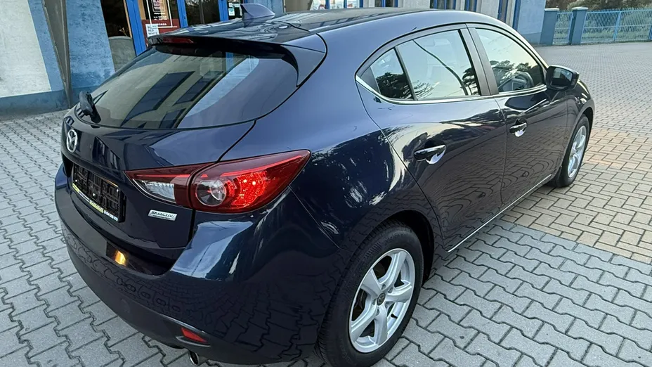 MAZDA 3 -