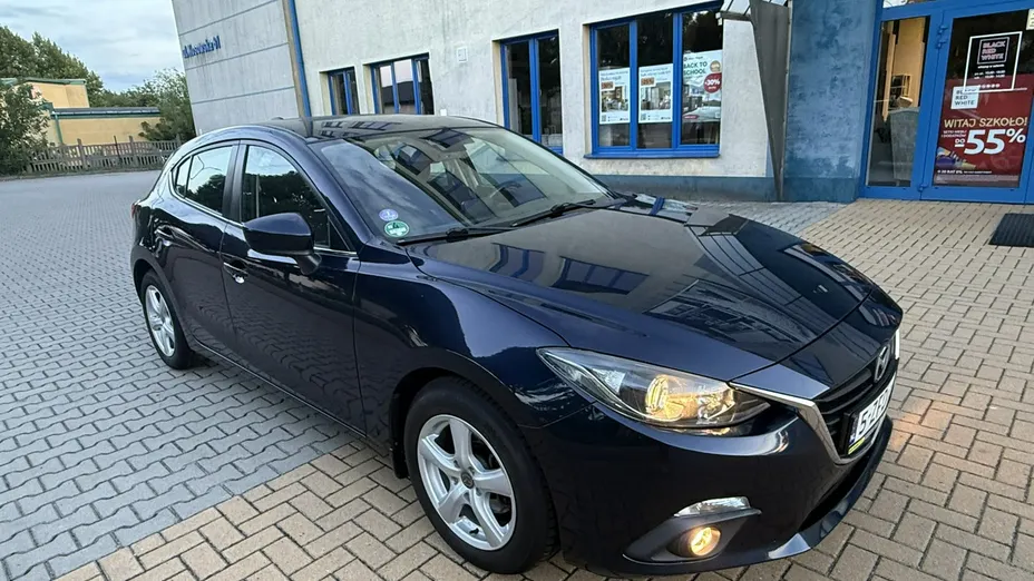 MAZDA 3 -