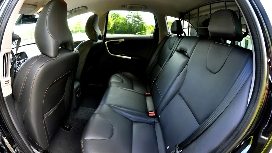 VOLVO XC60 -