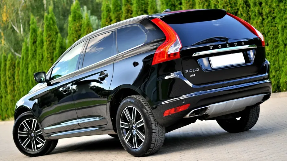 VOLVO XC60 -