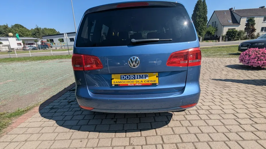 VOLKSWAGEN Touran -