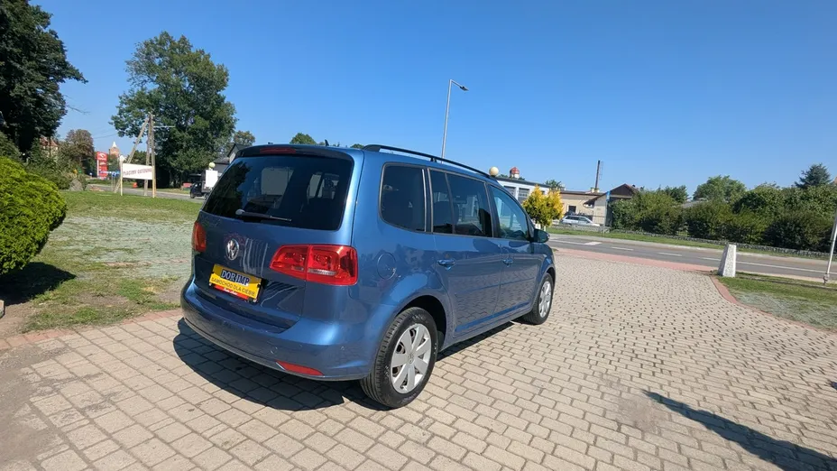 VOLKSWAGEN Touran -