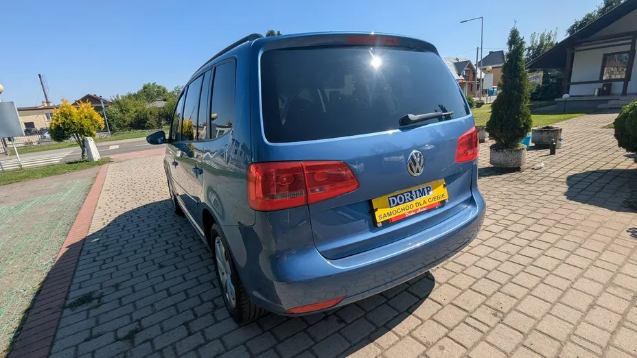 VOLKSWAGEN Touran -