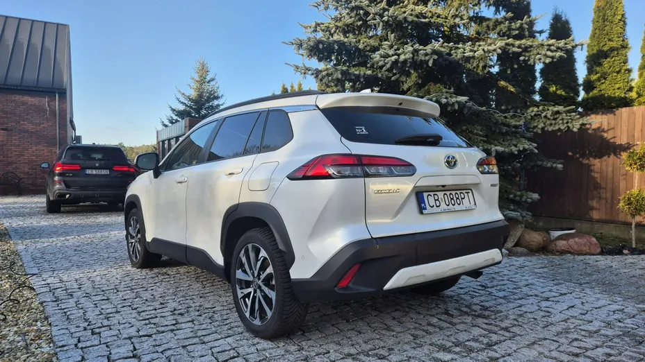 TOYOTA Corolla Cross -