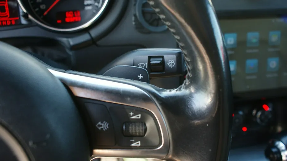 AUDI TT -