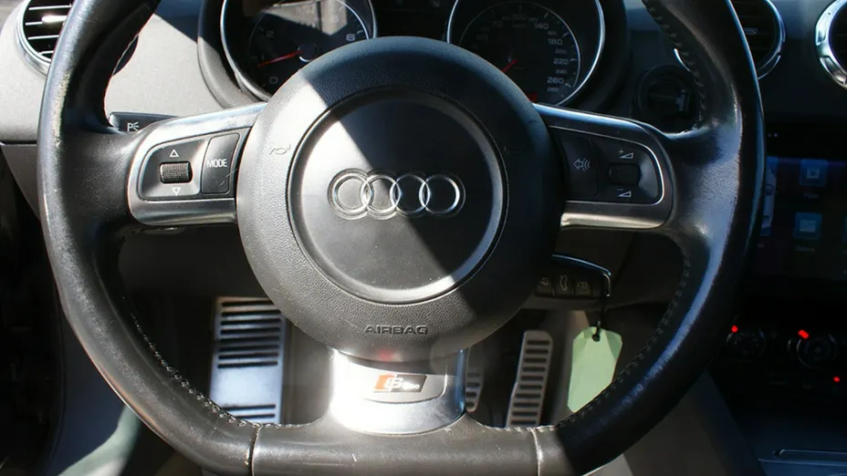 AUDI TT -