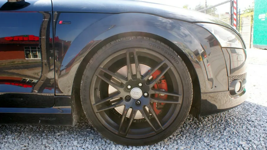 AUDI TT -