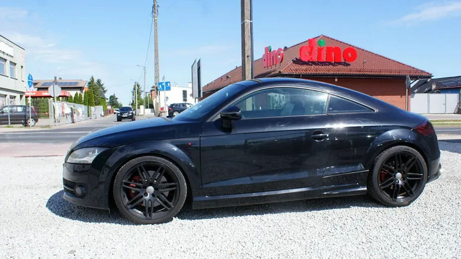 AUDI TT -