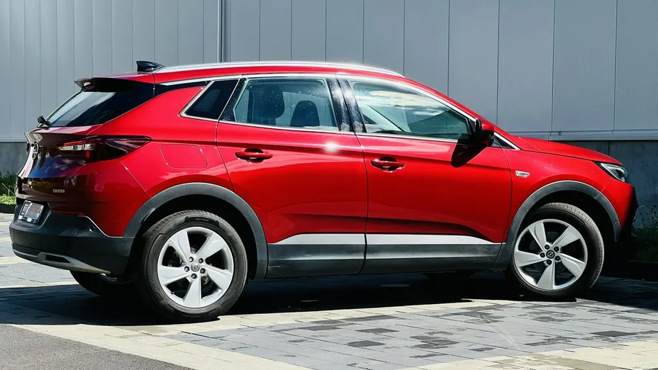 OPEL Grandland X -