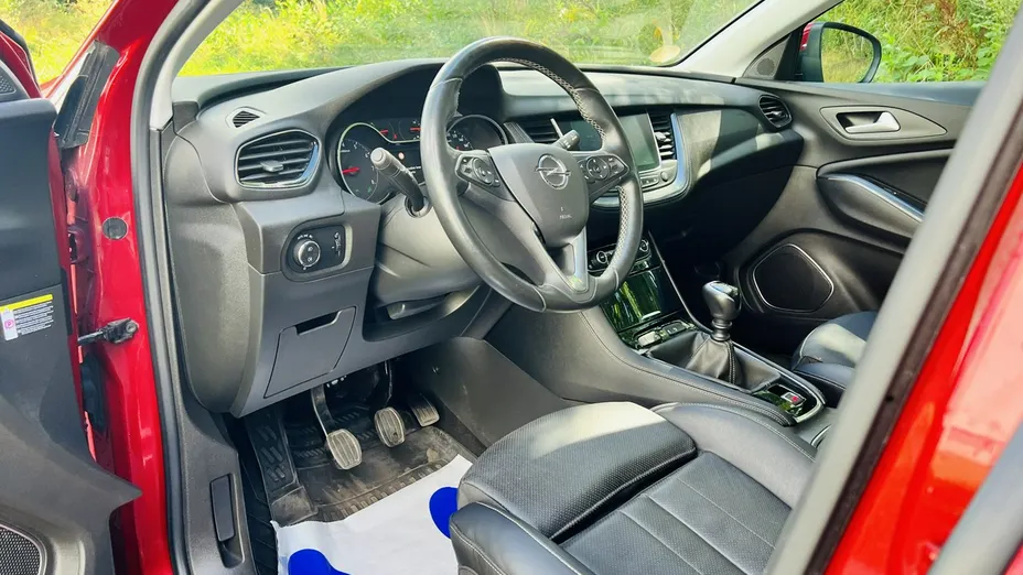OPEL Grandland X -