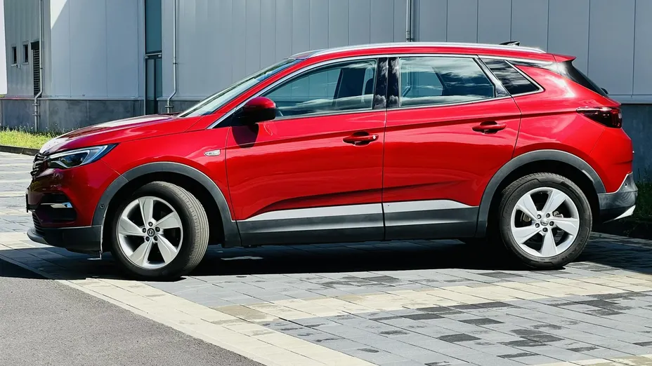 OPEL Grandland X -