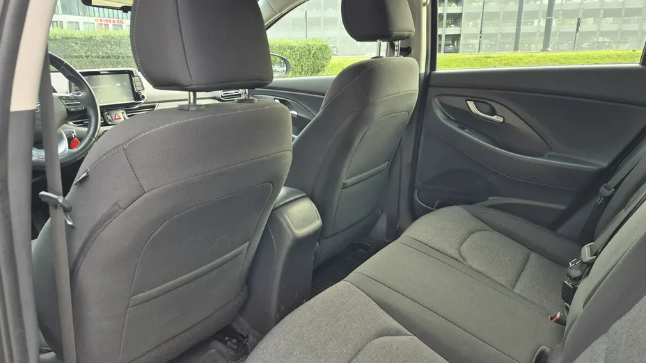 HYUNDAI i30 -