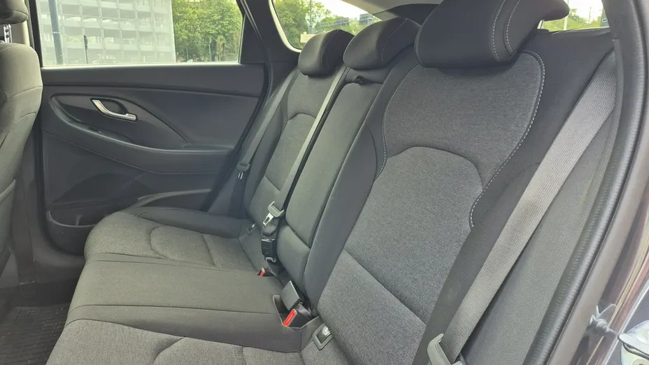 HYUNDAI i30 -
