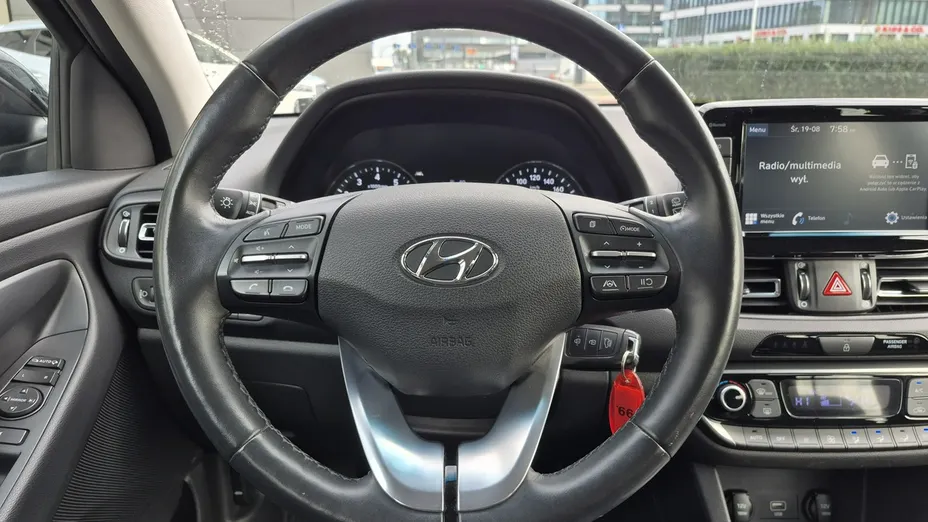 HYUNDAI i30 -