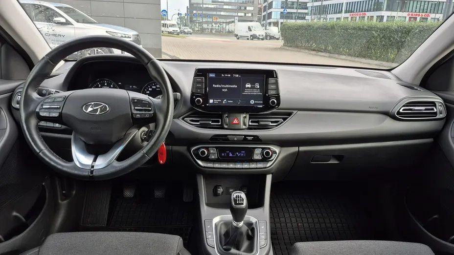 HYUNDAI i30 -