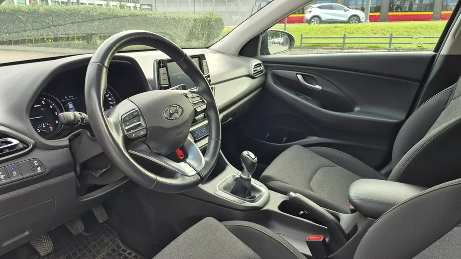 HYUNDAI i30 -